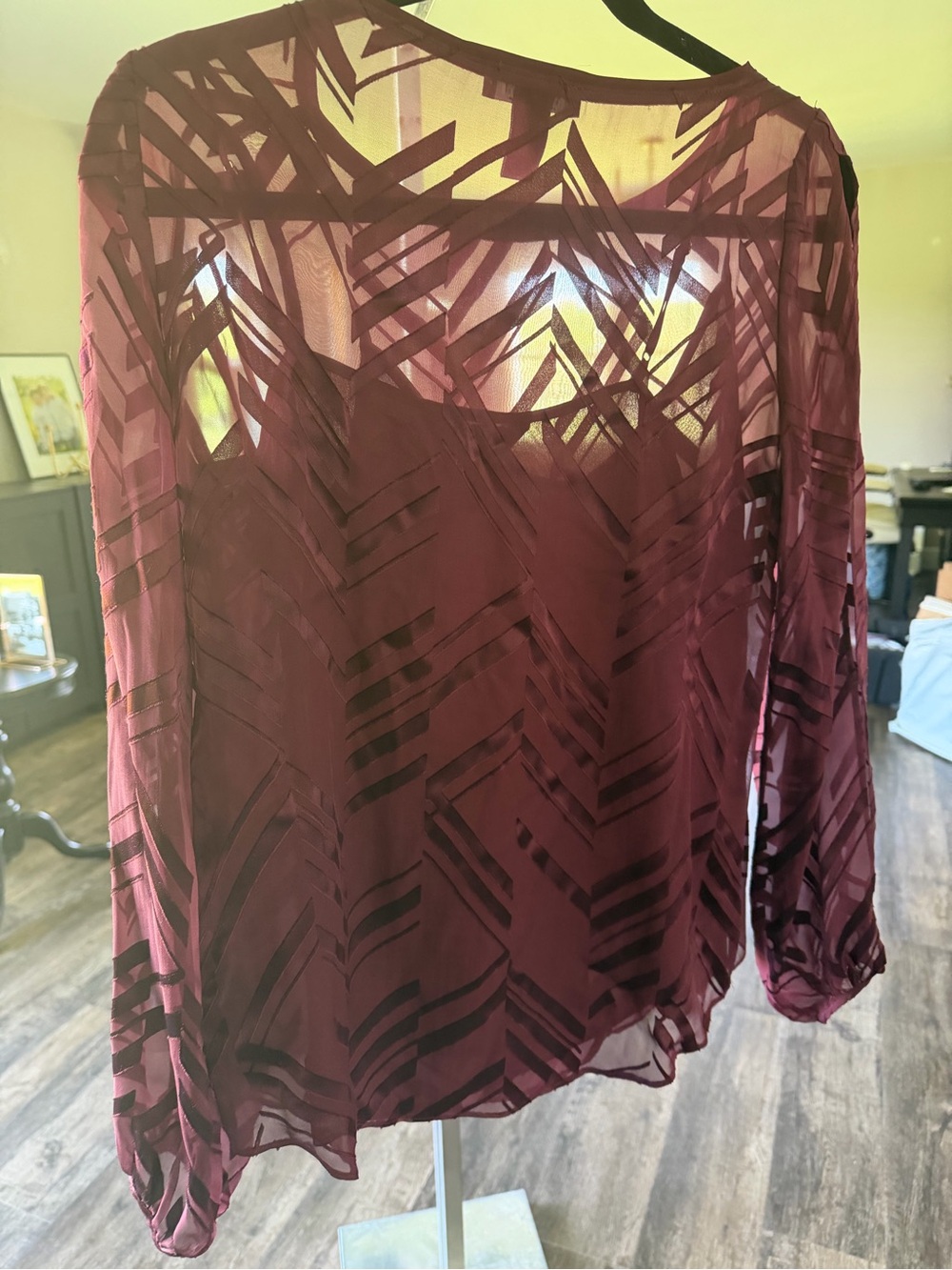 White House black market plum blouse-size 2-EUC - Picture 4 of 6